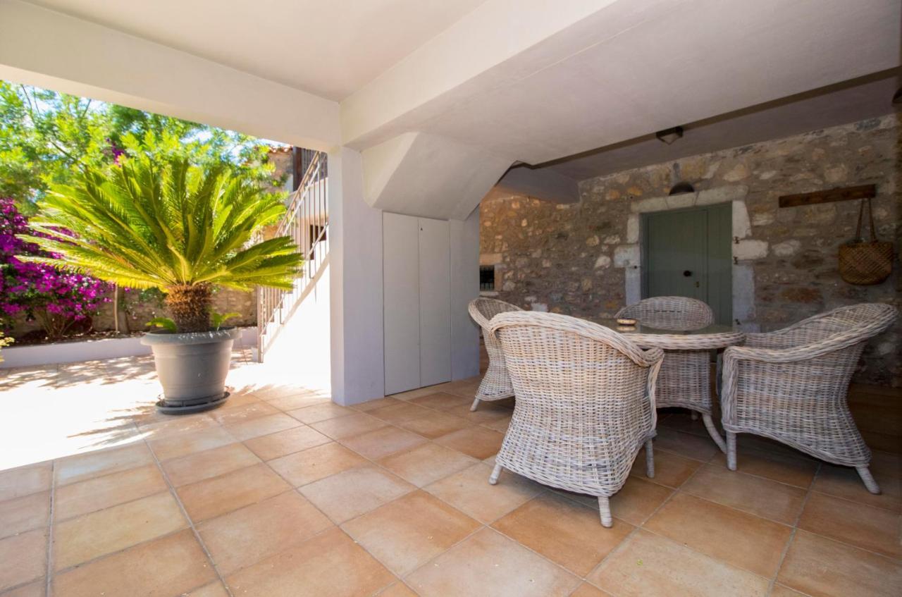 Villa Laconian Collection Magoula *